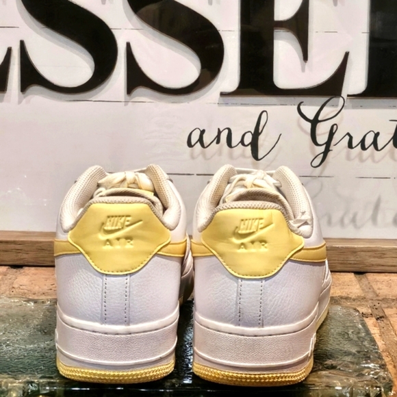 Nike Air Force 1 Low '07 Yellow White Wmns Sz 12 | Mns 10.5 #H0287-106 - Picture 4 of 8